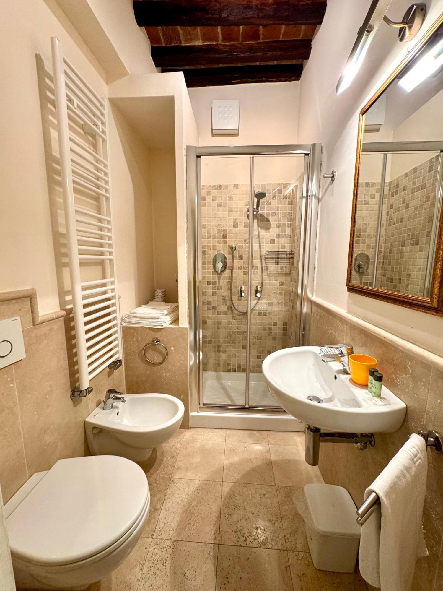 Casa Ambra Aparthotel Cortona Bagian luar foto