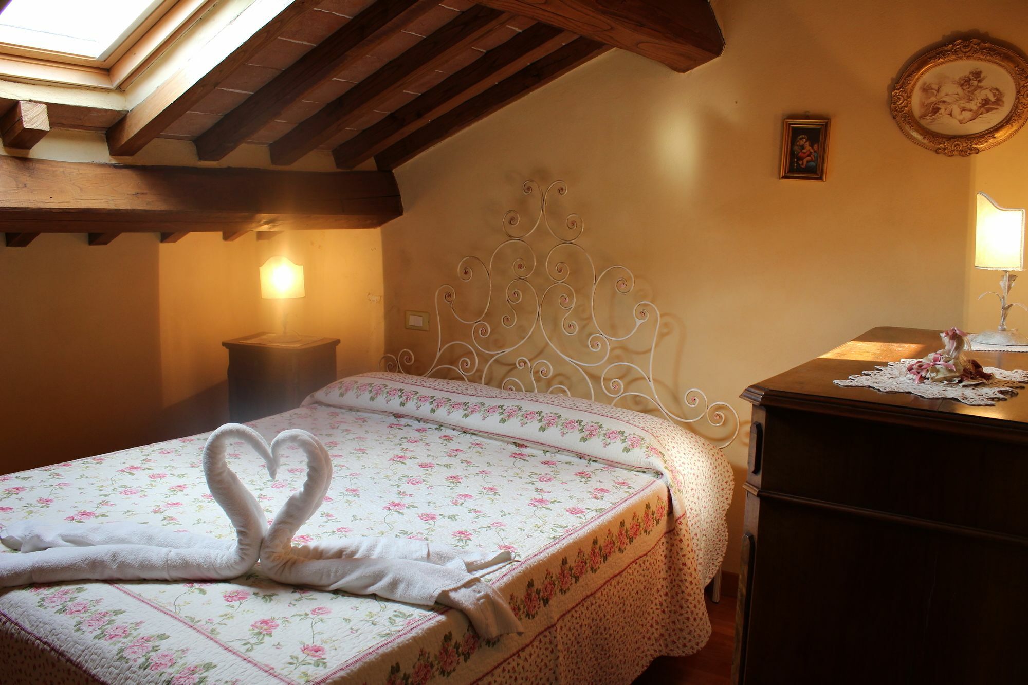 Casa Ambra Aparthotel Cortona Bagian luar foto