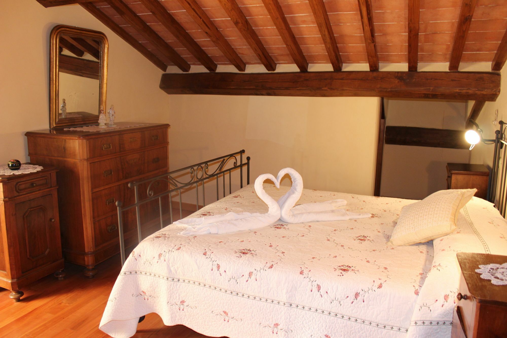Casa Ambra Aparthotel Cortona Bagian luar foto